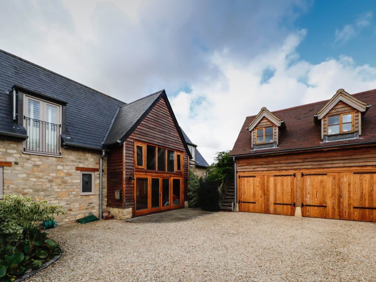 Housesitting assignment in Eynsham, United Kingdom