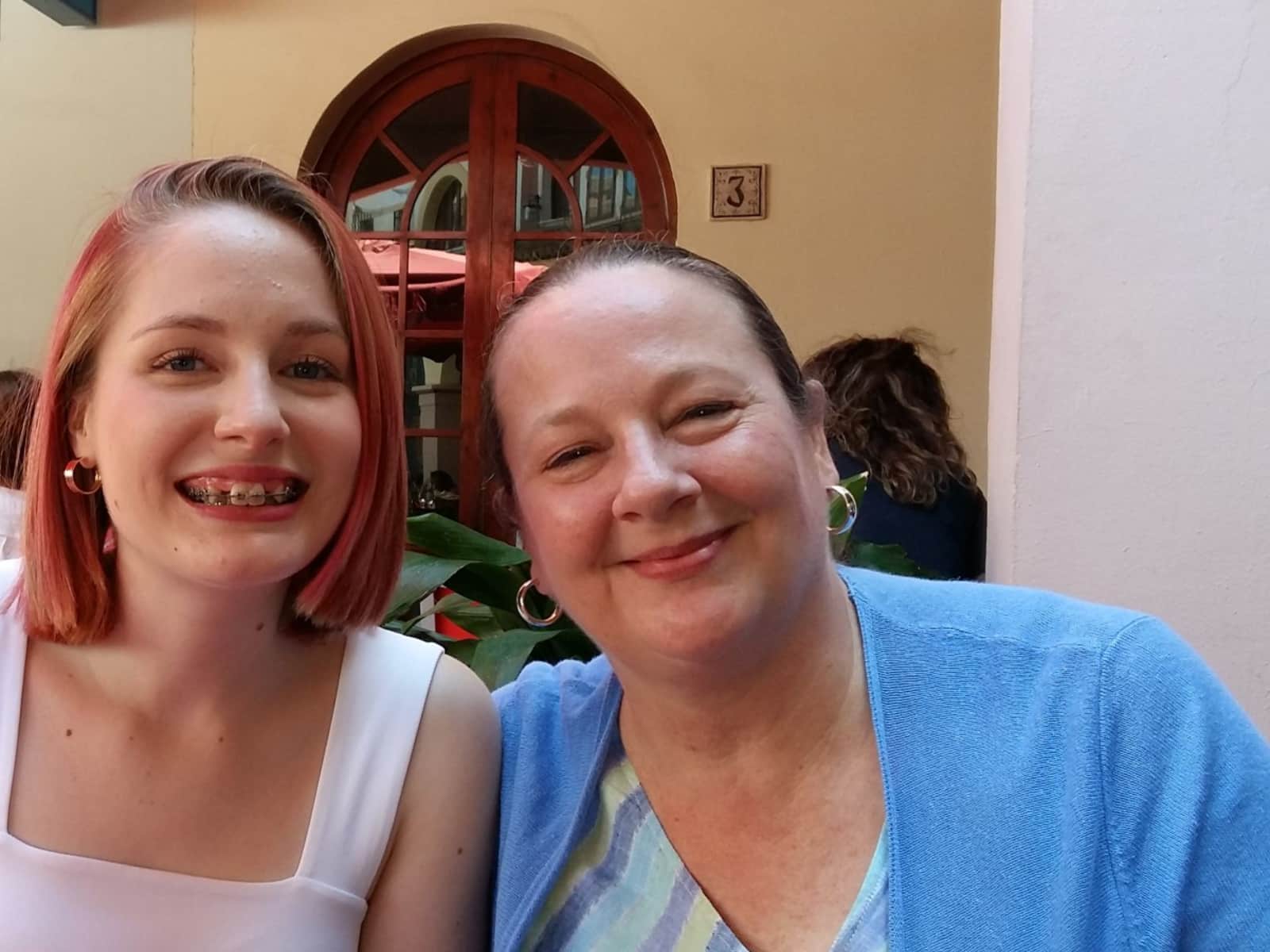 Laurie & Elizabeth from Castelló de la Plana, Spain