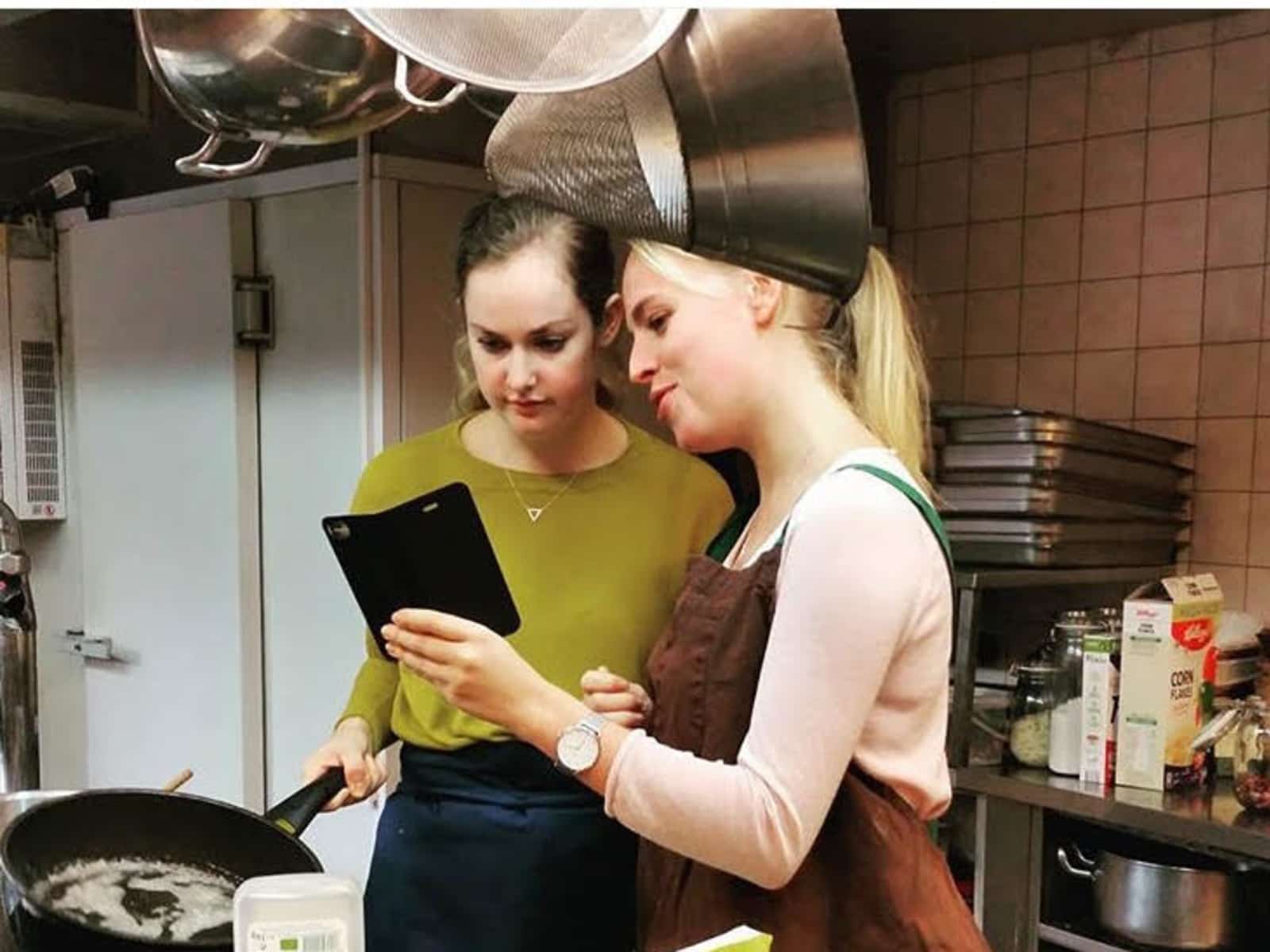 Peggy & Lisa from Rotterdam, Netherlands