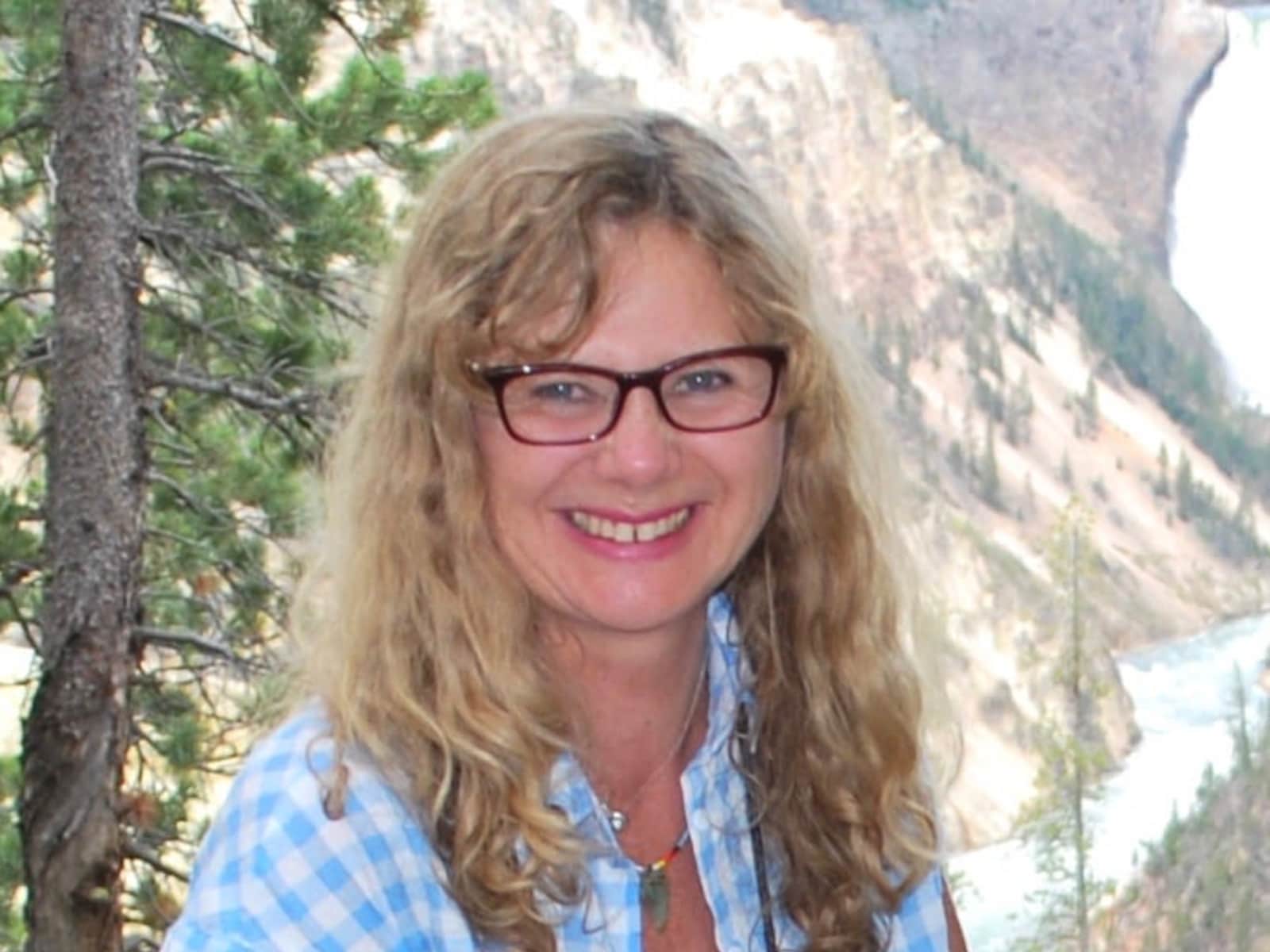 Fi from Vancouver, British Columbia, Canada