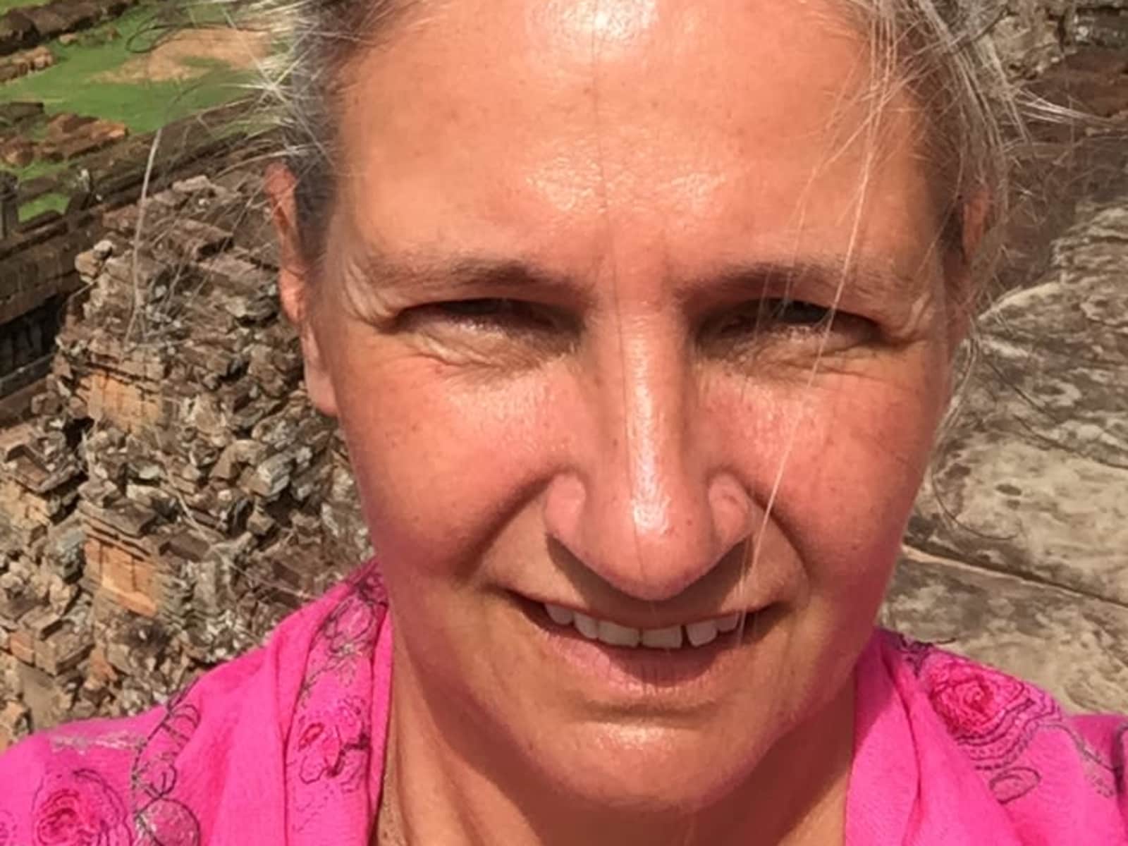 Fiona from Stratford-upon-Avon, United Kingdom