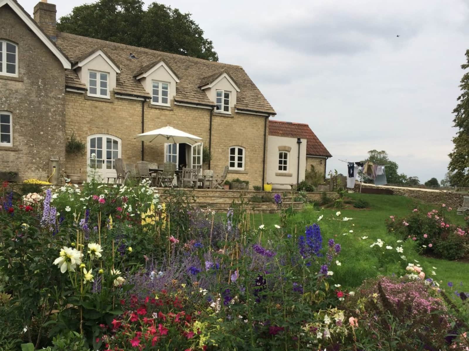 Housesitting assignment in Tetbury, United Kingdom