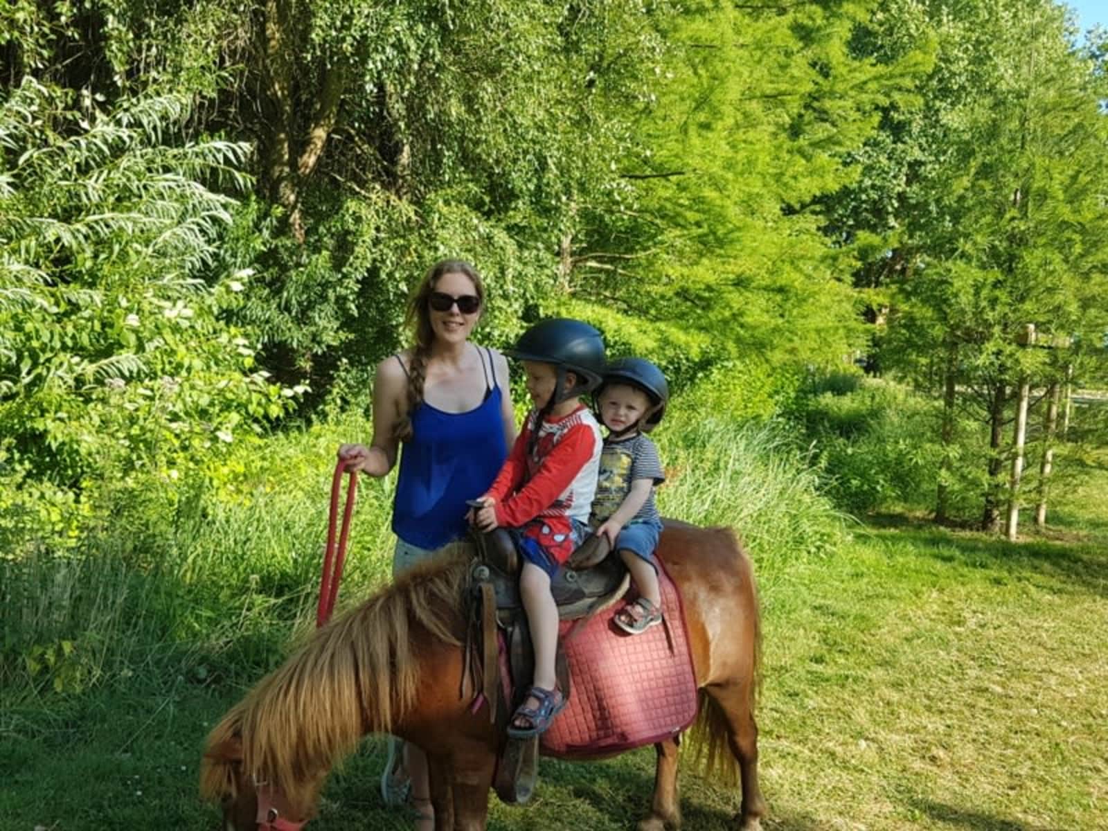Amy & Richard from Thouars, France
