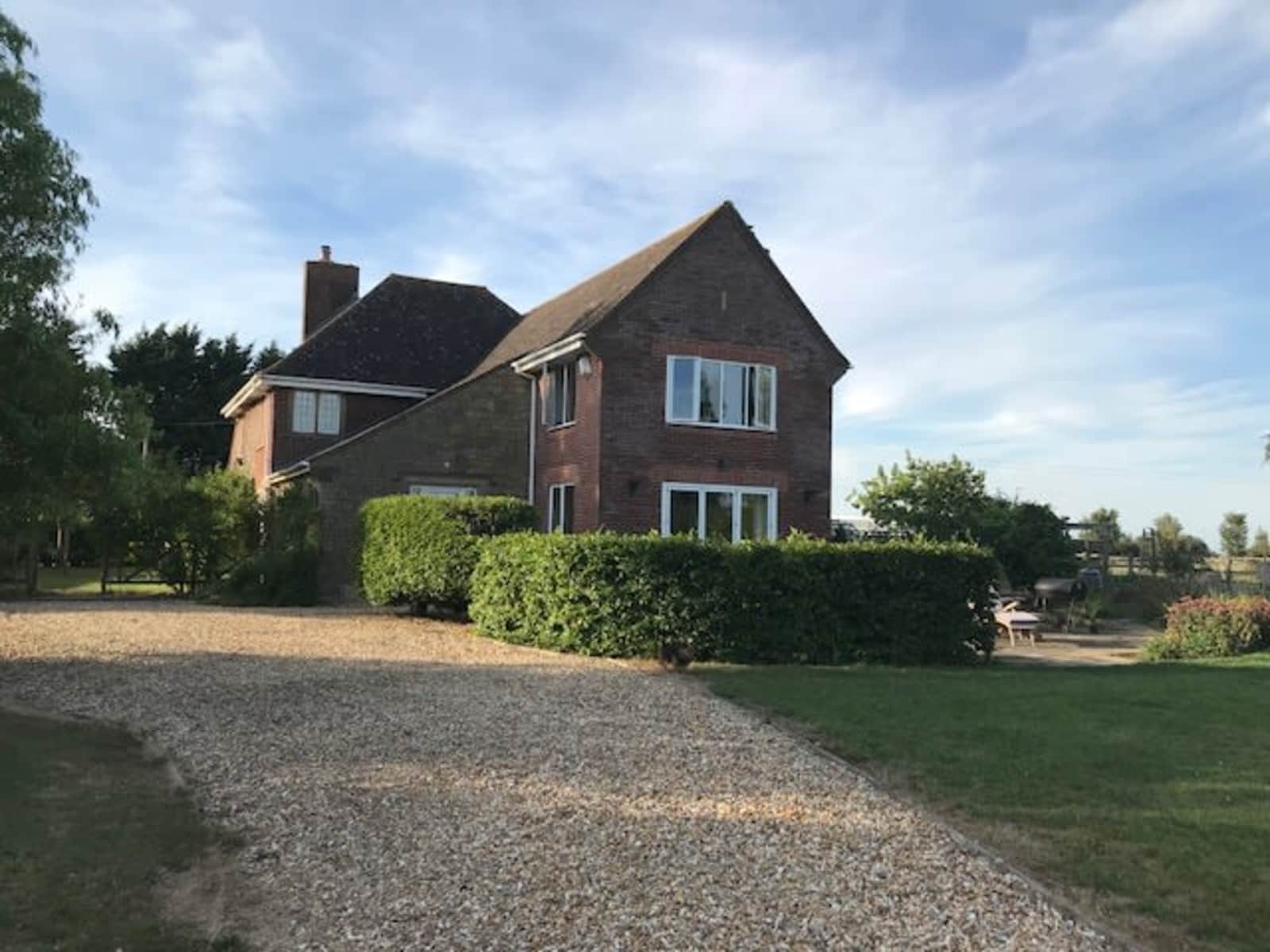 Housesitting assignment in Swindon, United Kingdom