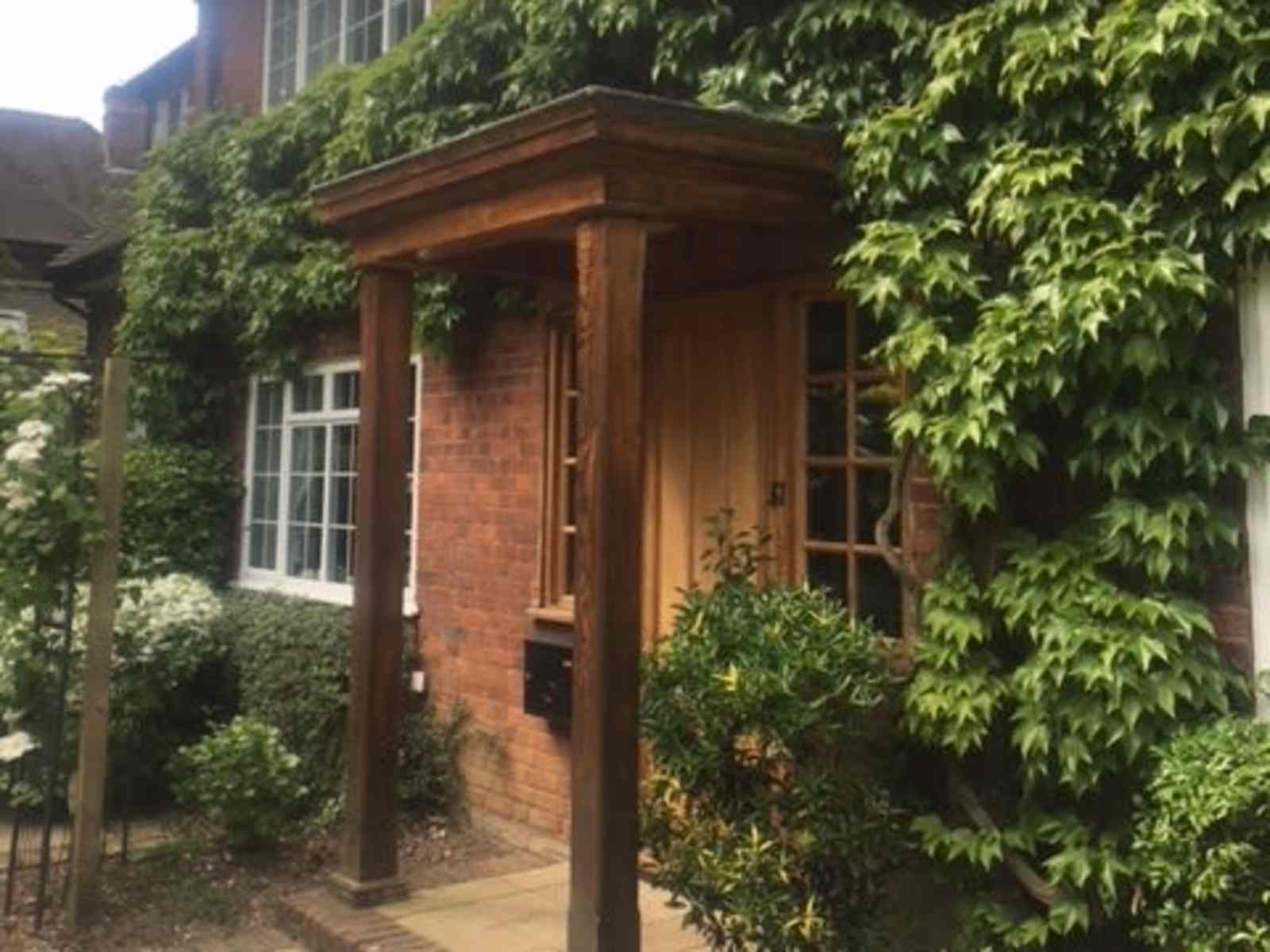 Housesitting assignment in Beaconsfield, United Kingdom
