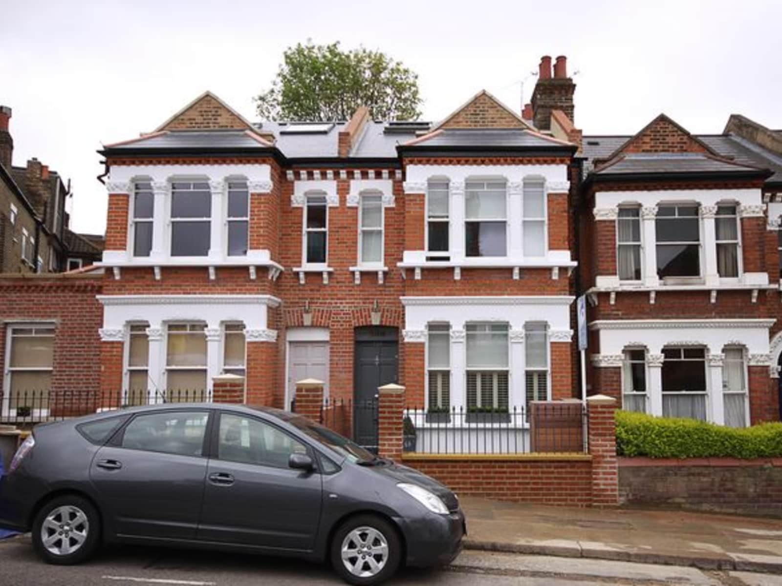 Housesitting assignment in Earlsfield, United Kingdom