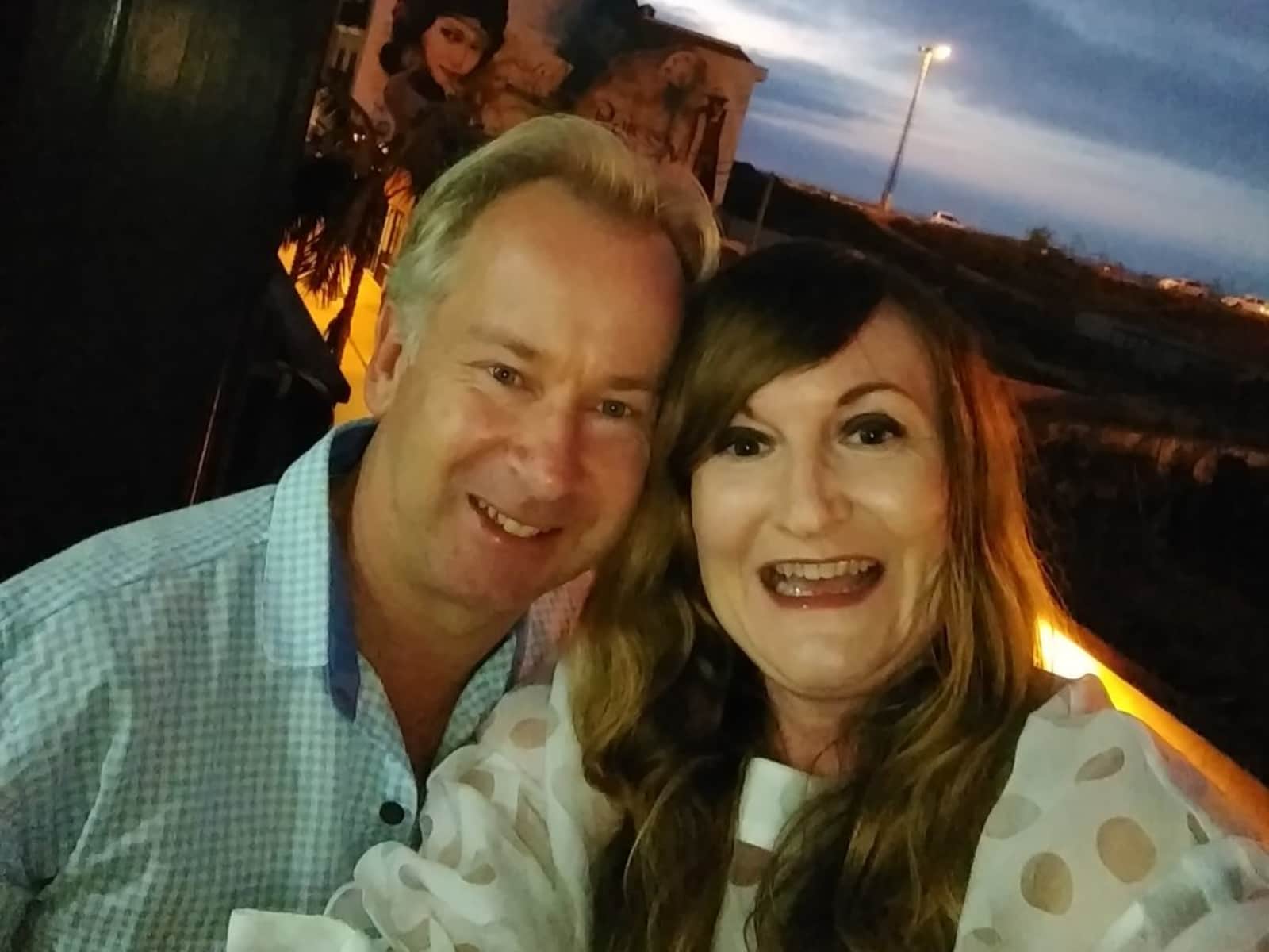 Lindy & darryl & Darryl from City of London, United Kingdom
