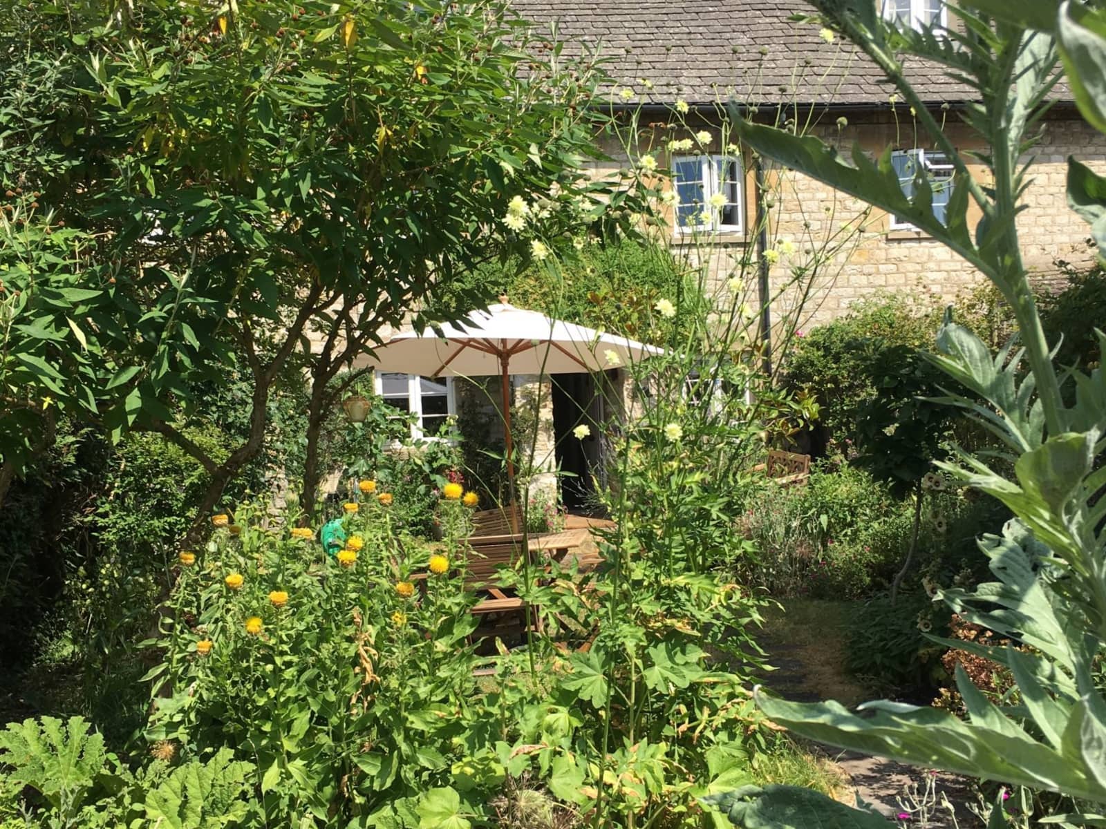 Housesitting assignment in Tackley, United Kingdom