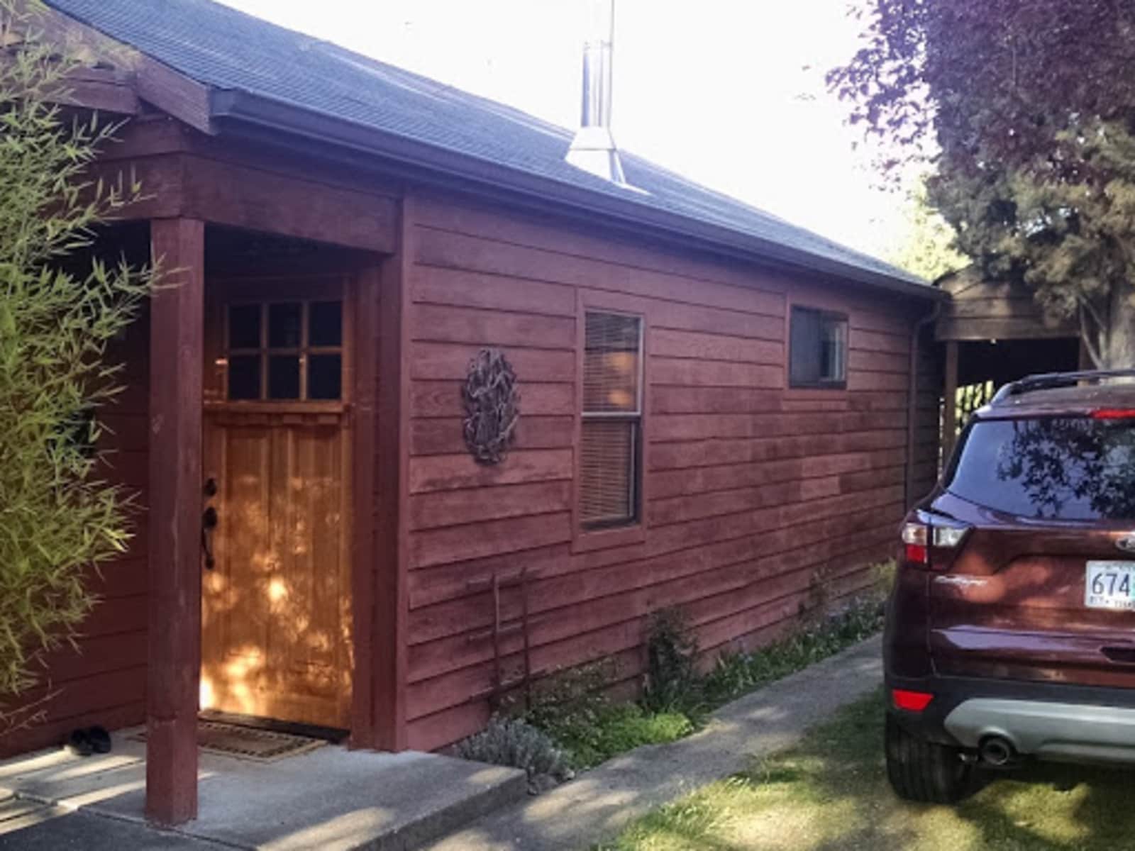 Housesitting assignment in Ashland, Oregon, United States