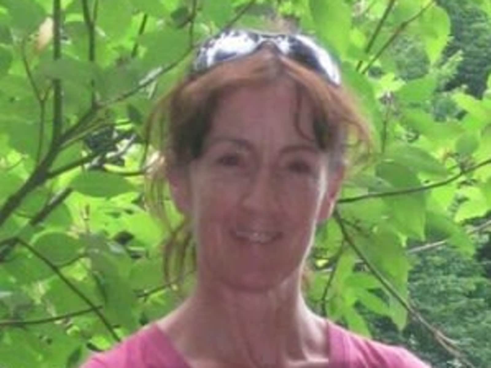 Una from Armagh, United Kingdom