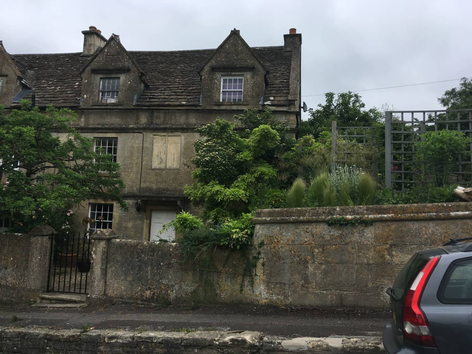 Housesitting assignment in Box, United Kingdom