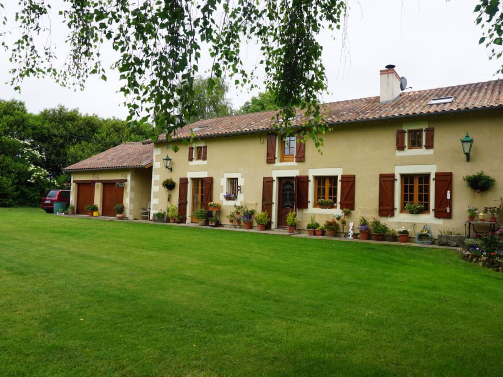 Housesitting assignment in Montmorillon, France