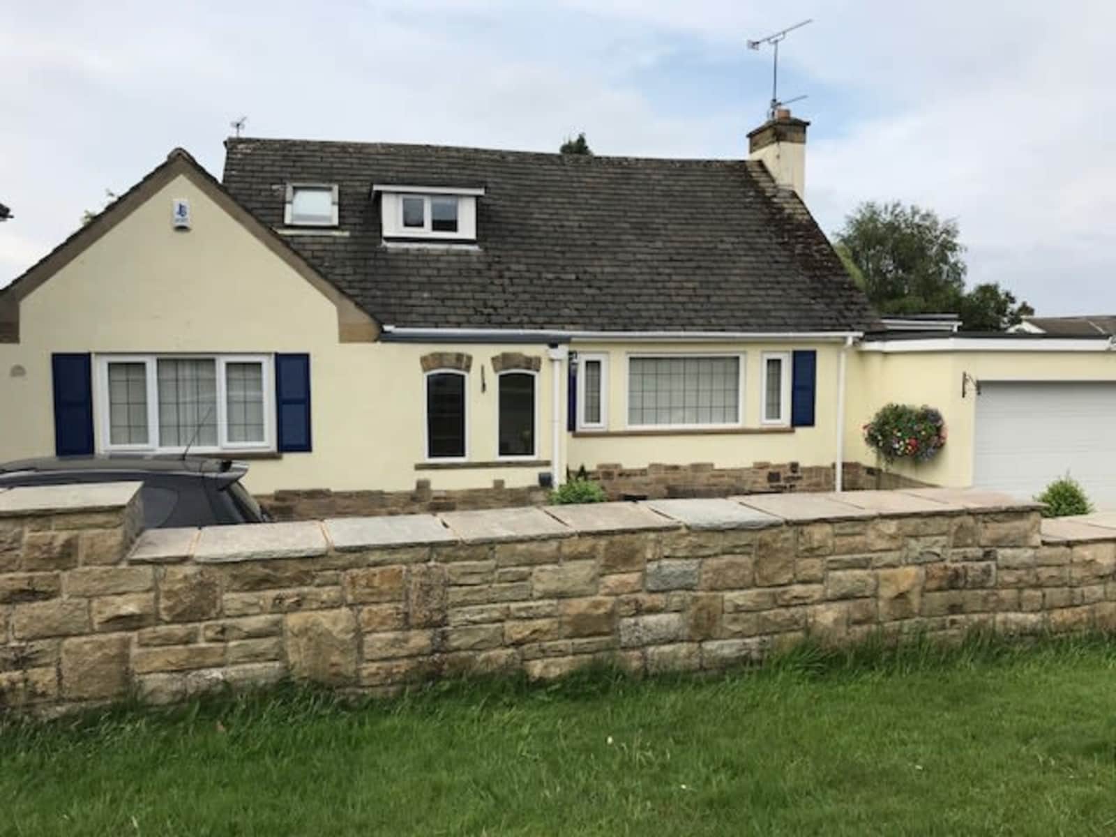 Housesitting assignment in Guiseley, United Kingdom