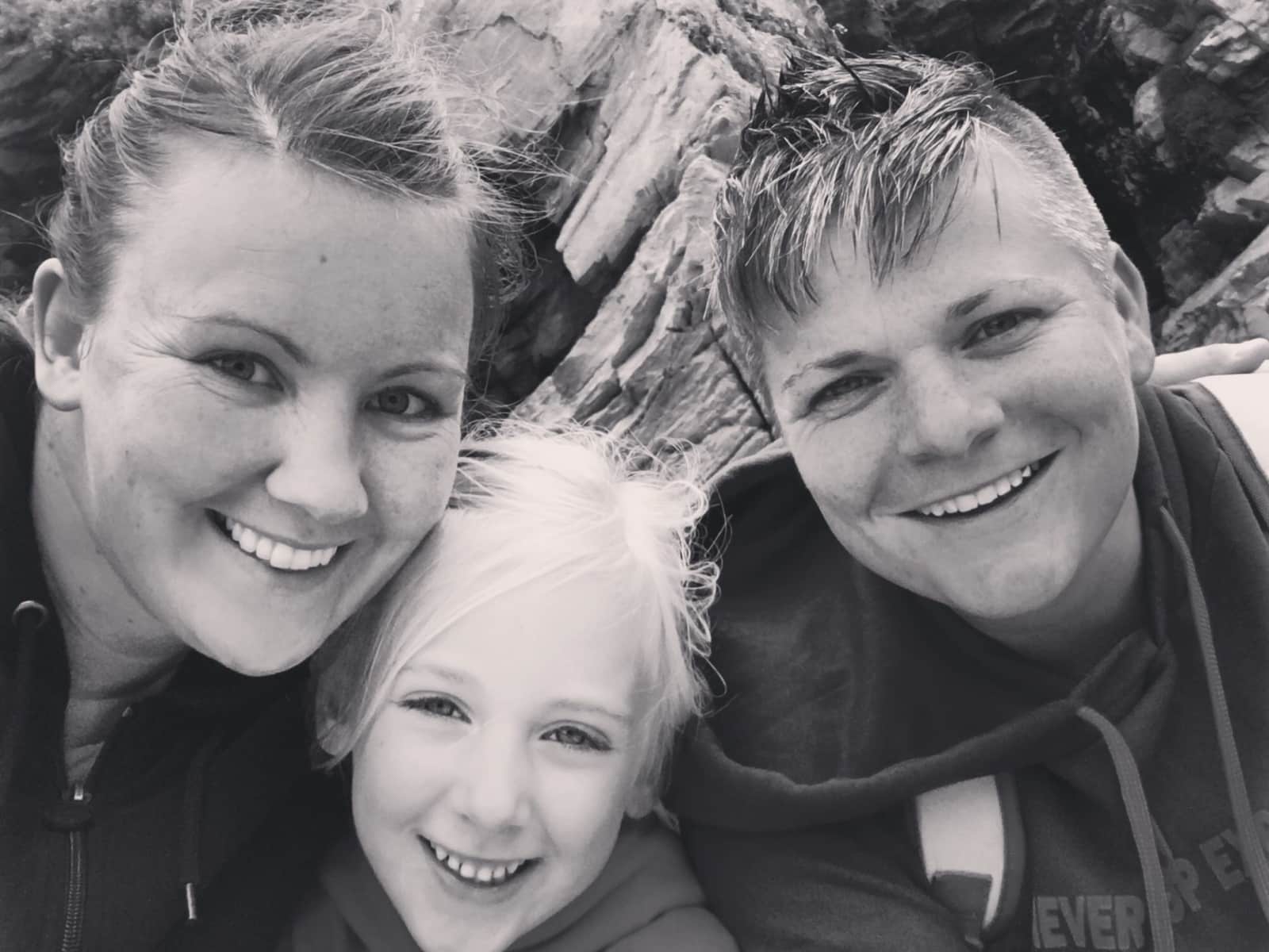 Laura & Leah from Horsham, United Kingdom