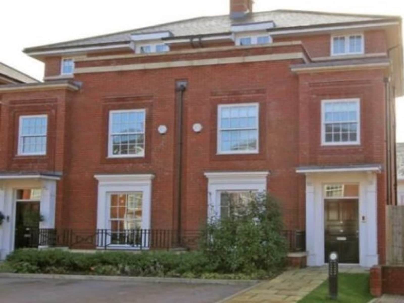 Housesitting assignment in Southfields, United Kingdom