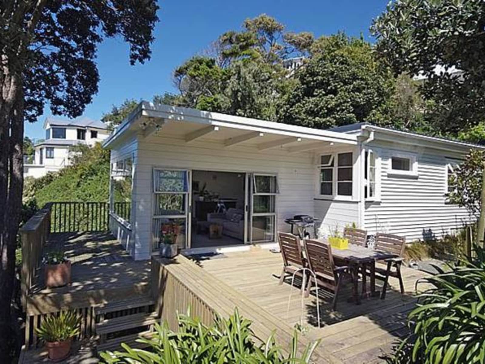 Housesitting assignment in Melrose, New Zealand