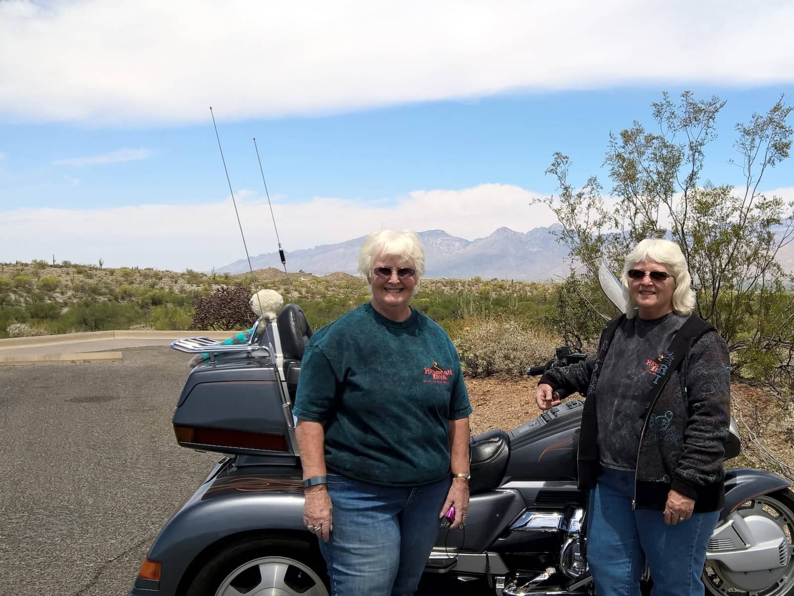 Linda e & Jeanette from Tucson, Arizona, United States