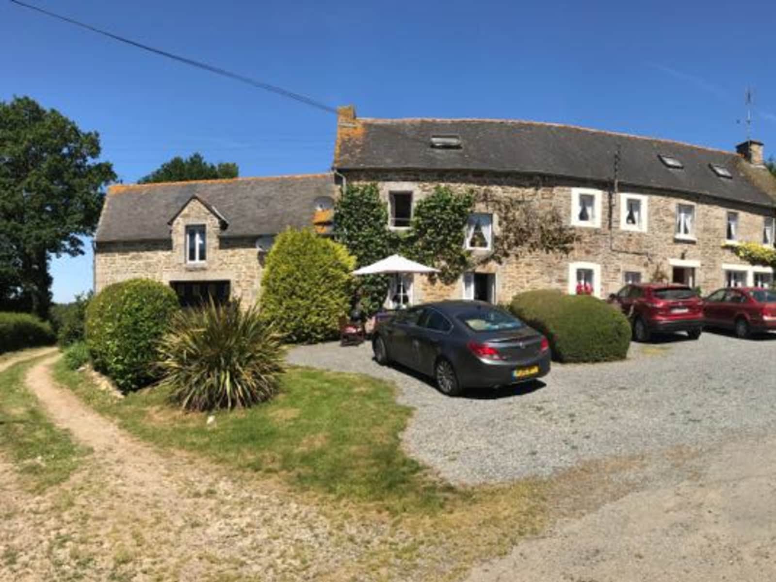 Housesitting assignment in Plouguenast, France