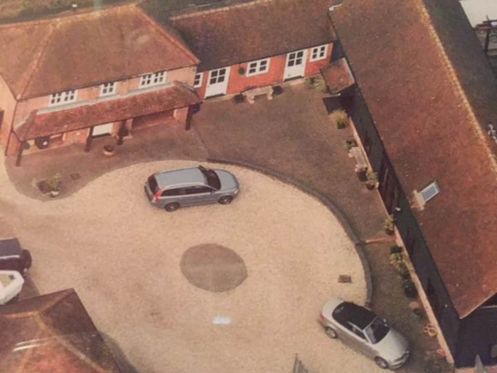 Housesitting assignment in Tadley, United Kingdom