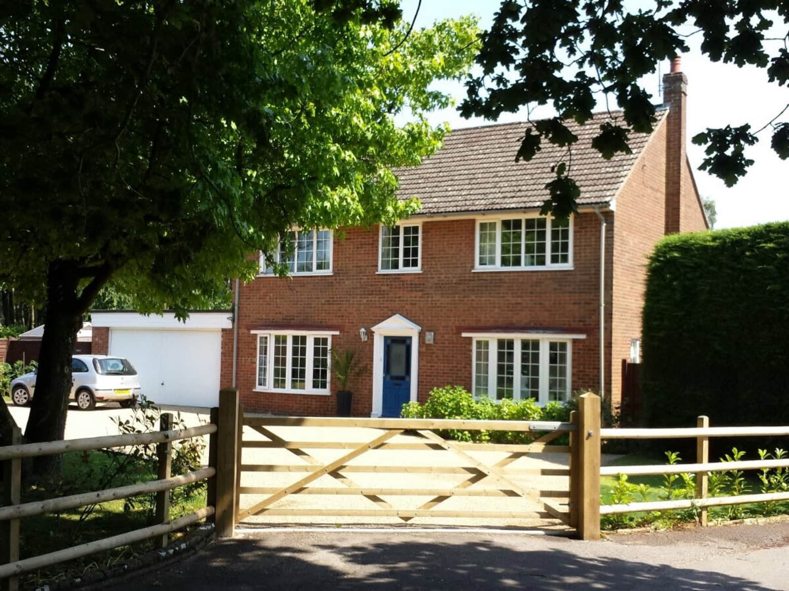 Housesitting assignment in Four Marks, United Kingdom