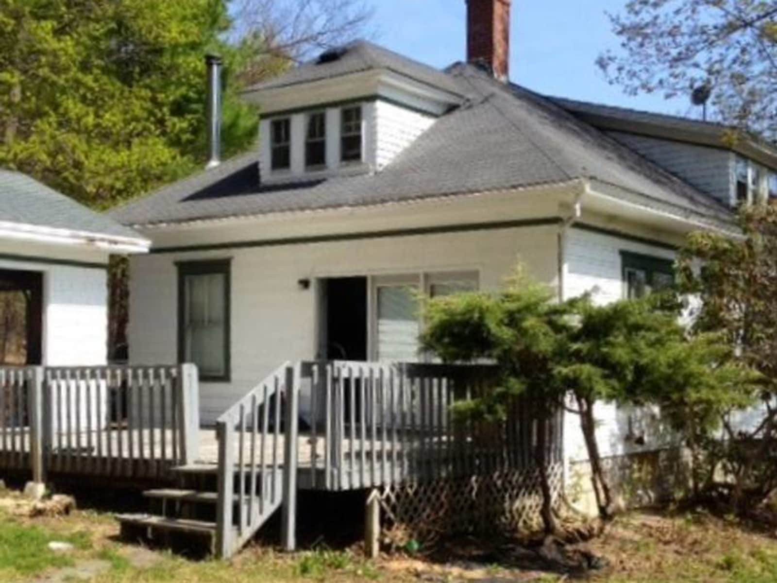 Housesitting assignment in Lewiston, Maine, United States