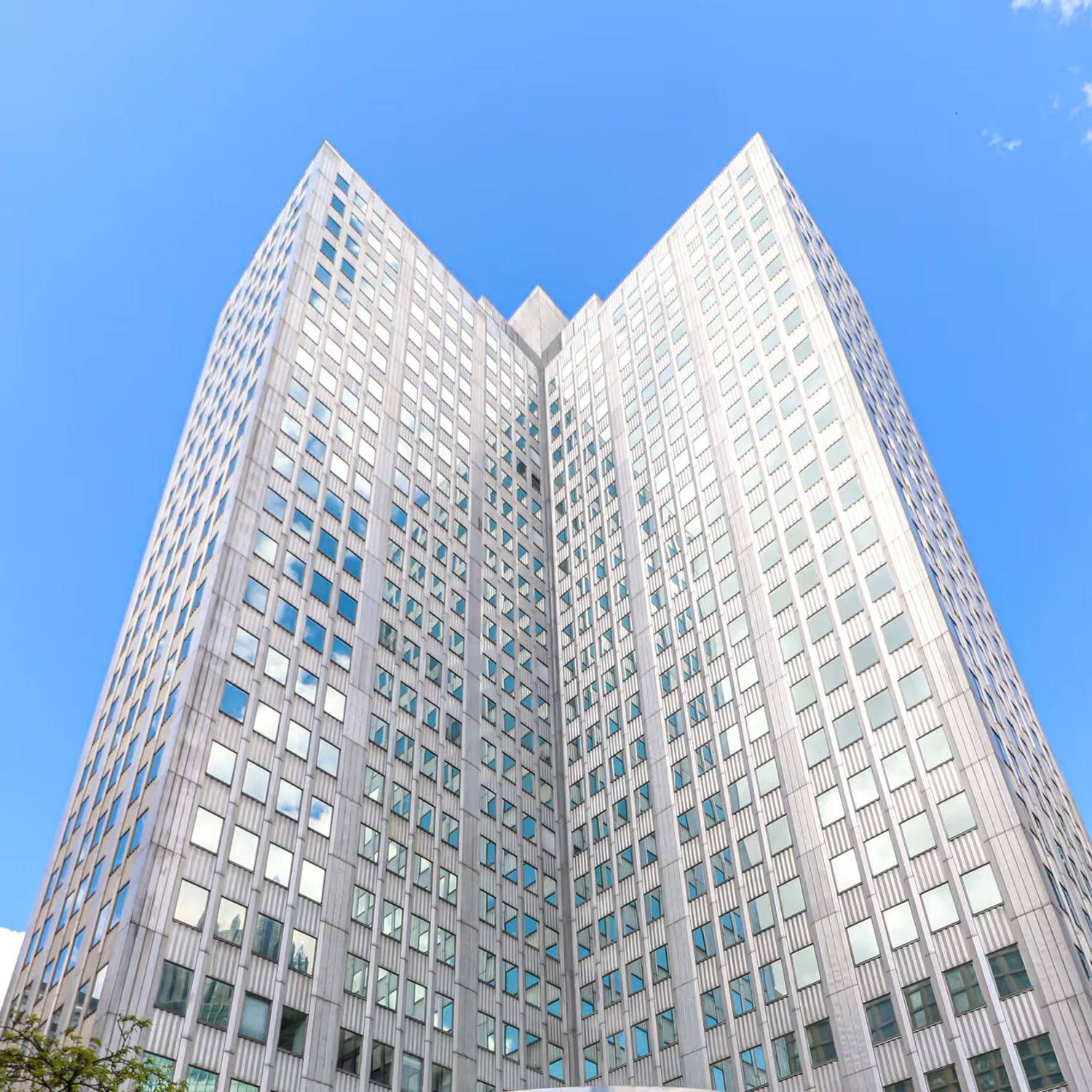 <p class="text-size-header-32"><strong>THREE GATEWAY CENTER</strong></p><p class="text-size-subheader-24"><span class="text-size-subheader-24">401 Liberty Avenue</span></p> at Gateway Center - 420 Fort Duquesne Boulevard