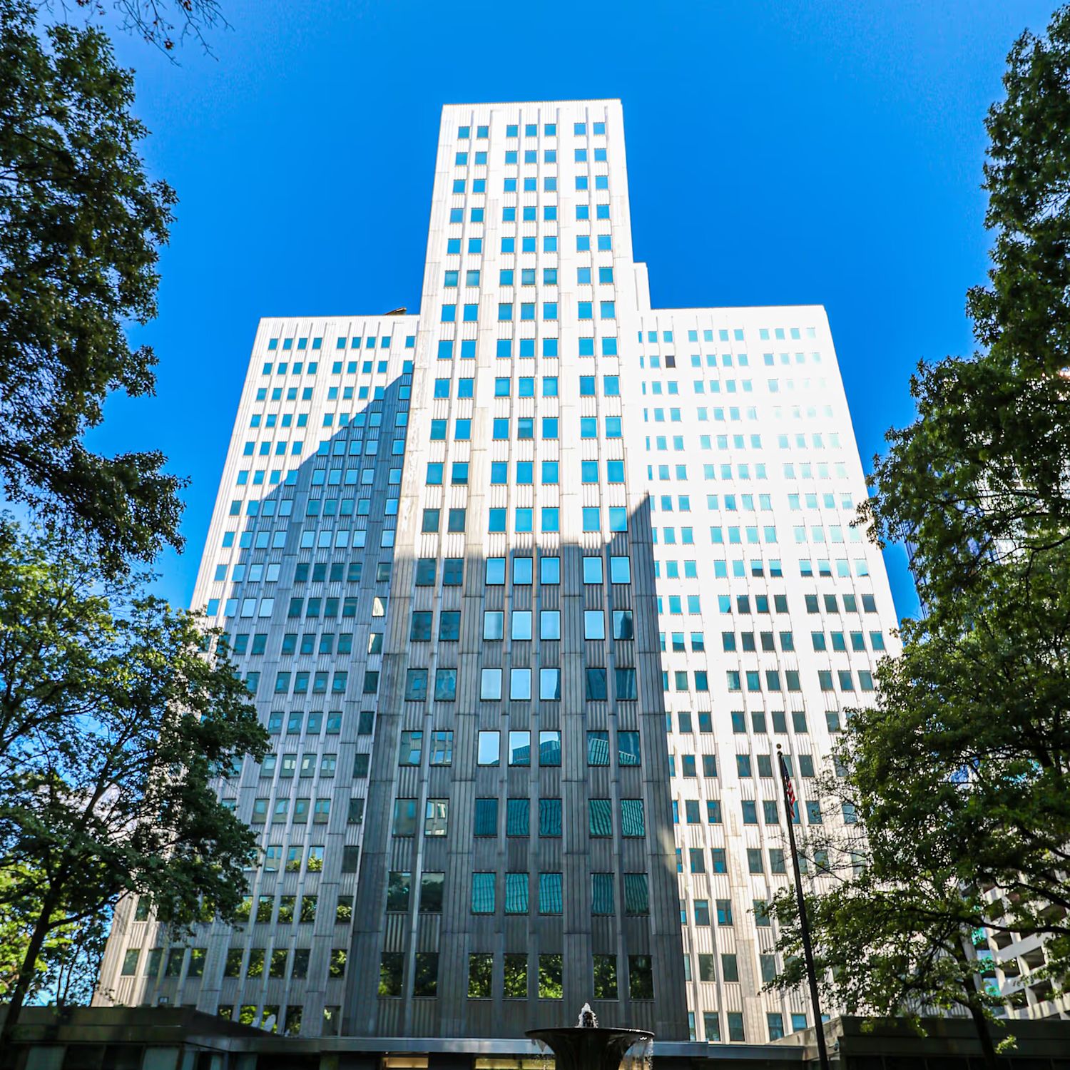 <p class="text-size-header-32"><strong>ONE GATEWAY CENTER</strong></p><p class="text-size-subheader-24"><span class="text-size-subheader-24">420 Fort Duquesne Boulevard</span></p> at Gateway Center - 420 Fort Duquesne Boulevard