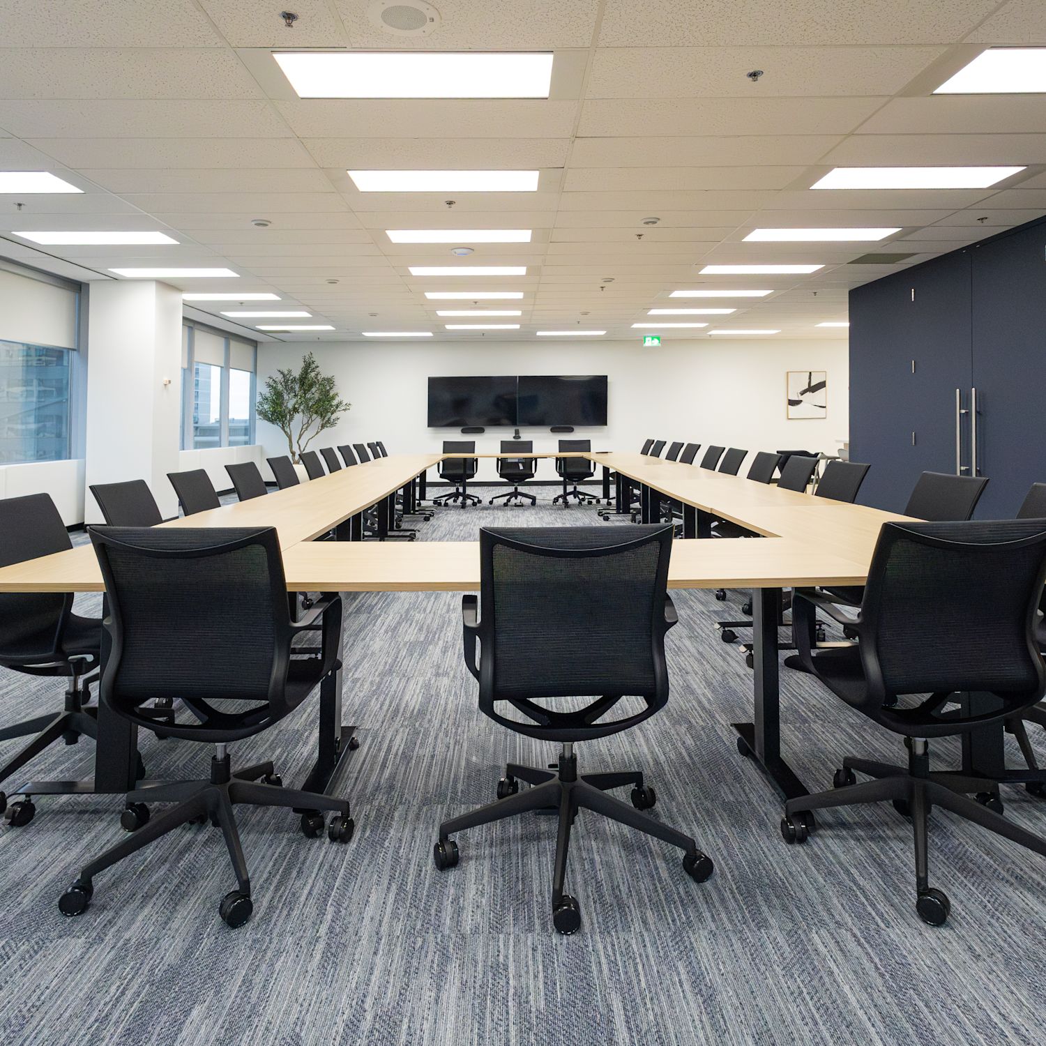 <p class="text-size-header-32"><span class="text-size-title-64"><strong>On-Site Convenience</strong></span></p> at 5255 Yonge Street