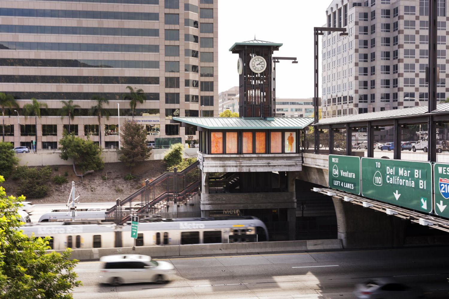 <p class="text-size-subheader-24"><span class="text-size-subheader-24"><strong>GET IN, OUT AND ALL AROUND</strong></span></p> at Pasadena Towers - 55 South Lake Avenue