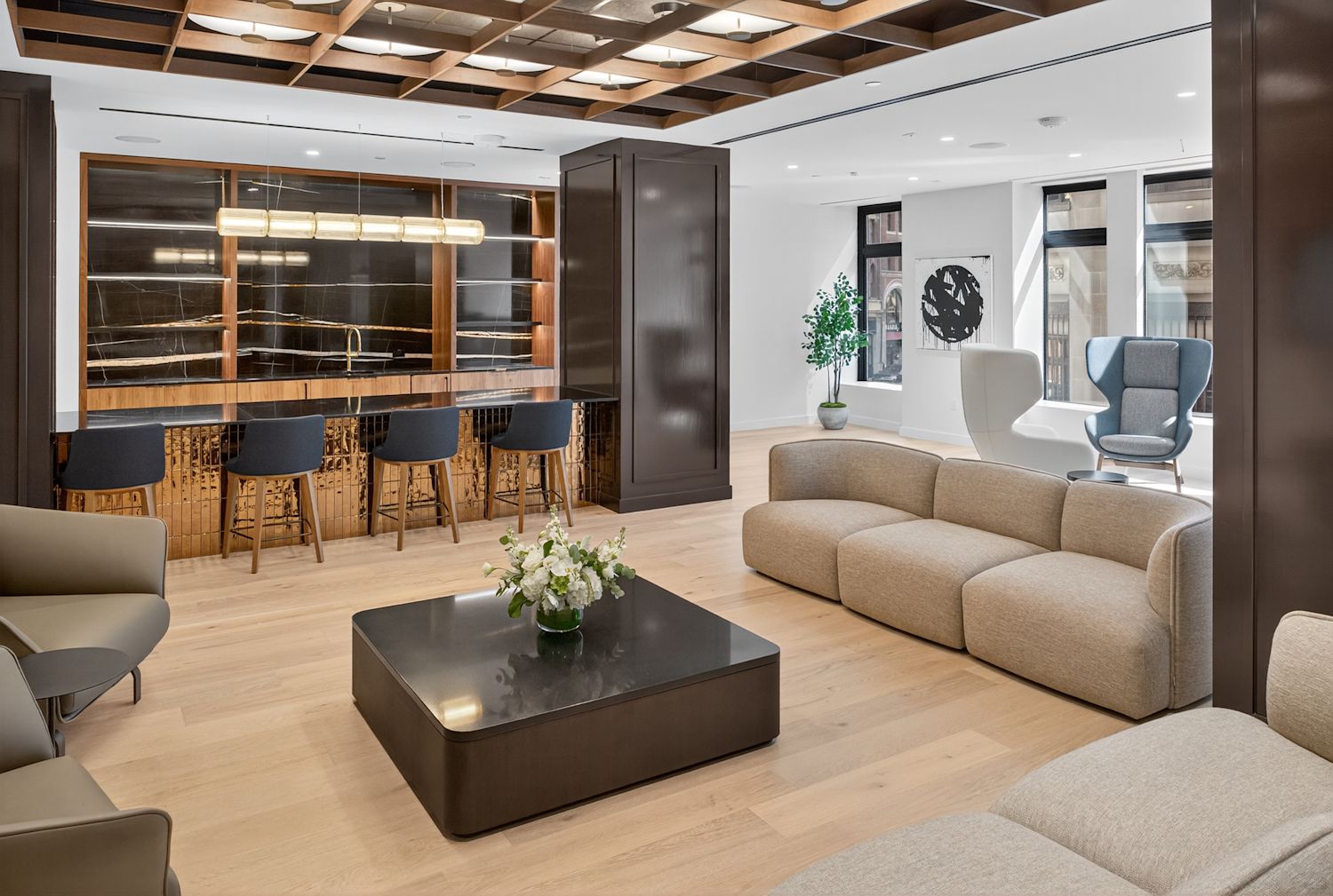 <p class="text-size-header-32">Exclusive Tenant-Only Lounge</p> at 10 Post Office Square