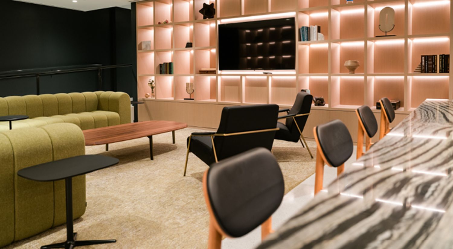 <p class="text-size-header-32"><strong>A&amp;B SPACES</strong></p><p class="text-size-header-32"></p><p class="text-size-header-32"><strong>ENJOY EXCLUSIVE AMENITIES DESIGNED TO PUT MORE "LIFE" IN WORK/LIFE BALANCE</strong></p> at The Warner Building - 1299 Pennsylvania Avenue Northwest