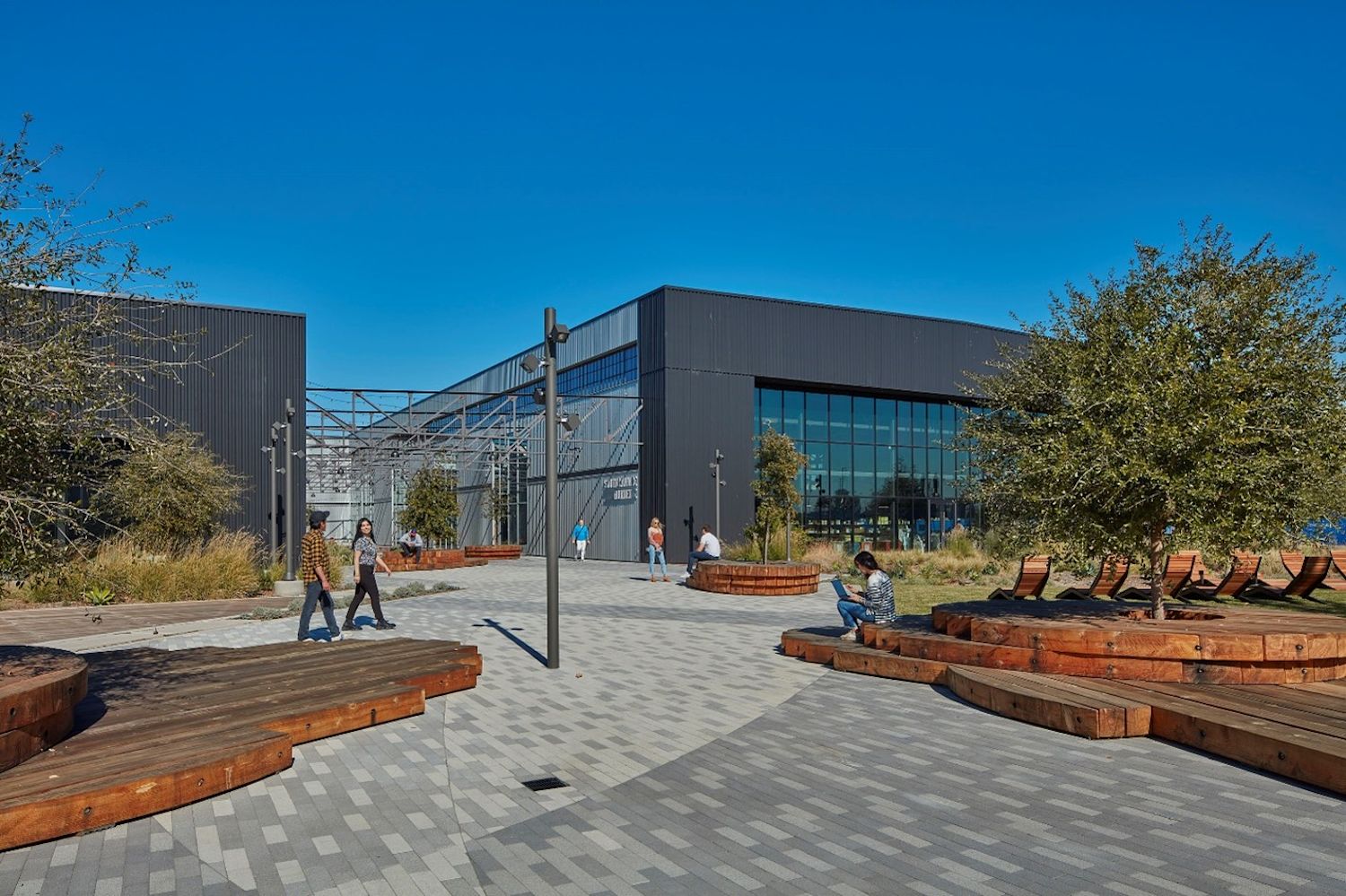 <p class="text-size-subheader-24"><span class="text-size-subheader-24"><strong>Extensive Amenities</strong></span></p><p class="text-size-header-32"></p><p class="text-size-body-18"><span class="text-size-body-18"><strong>Get impressed and inspired by our robust suite of on-site amenities.</strong></span></p> at 888 North Douglas Street