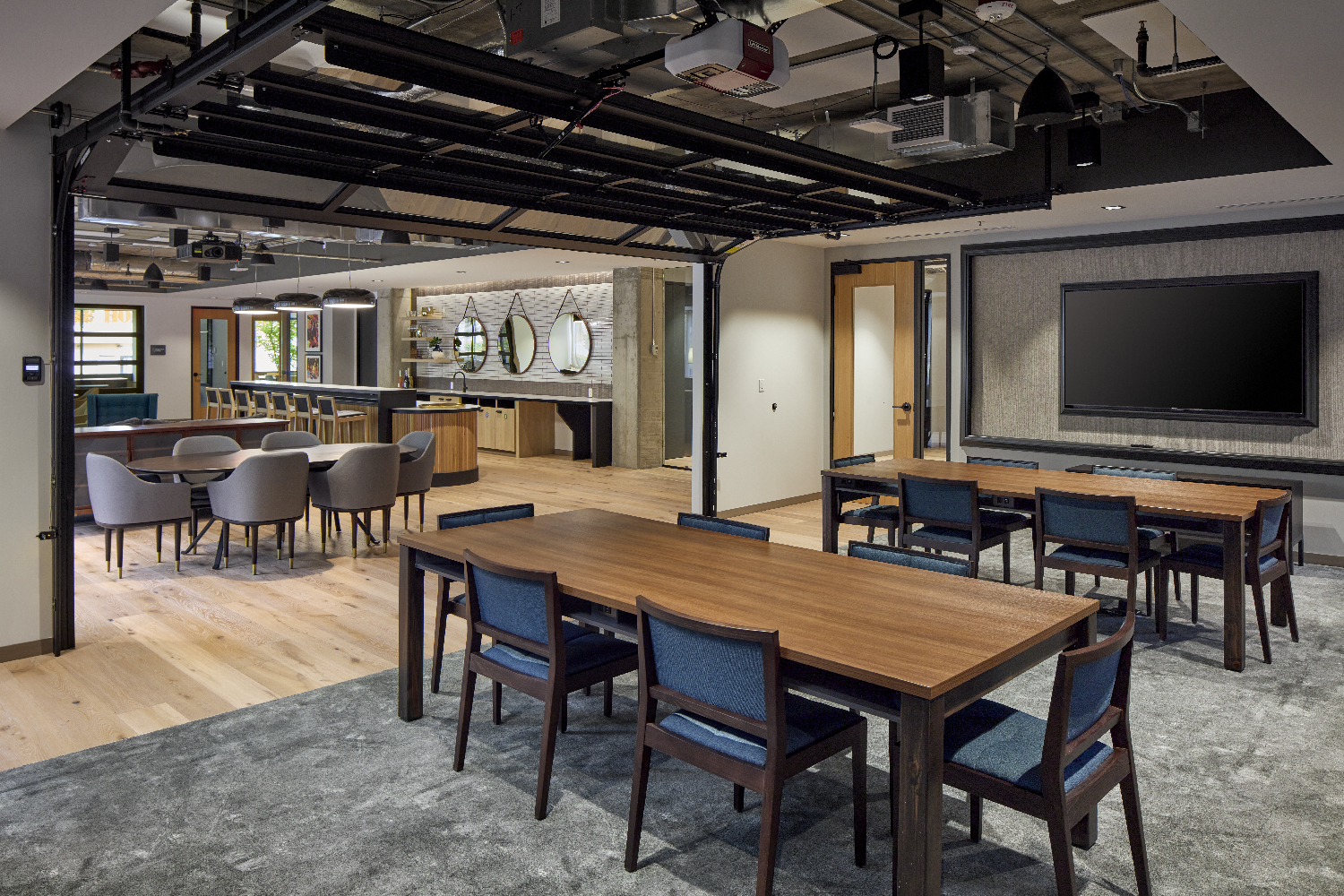 <p class="text-size-header-32" textalign="right" style="text-align: right">ON-SITE</p><p class="text-size-header-32" textalign="right" style="text-align: right">AMENITIES</p> at Ridgewood Corporate Center - 310 120th Avenue Northeast