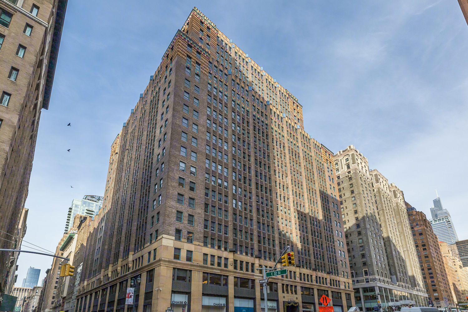 ベルナール・ビュッフェ、「NEW YORK-Park avenue」 On Park Avenue, Dizzying Views for $44.8 Million - The New