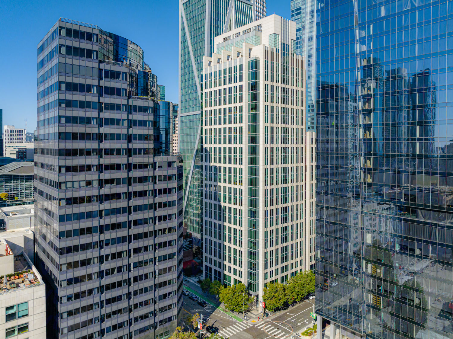 Building Photo of 300 Howard Street