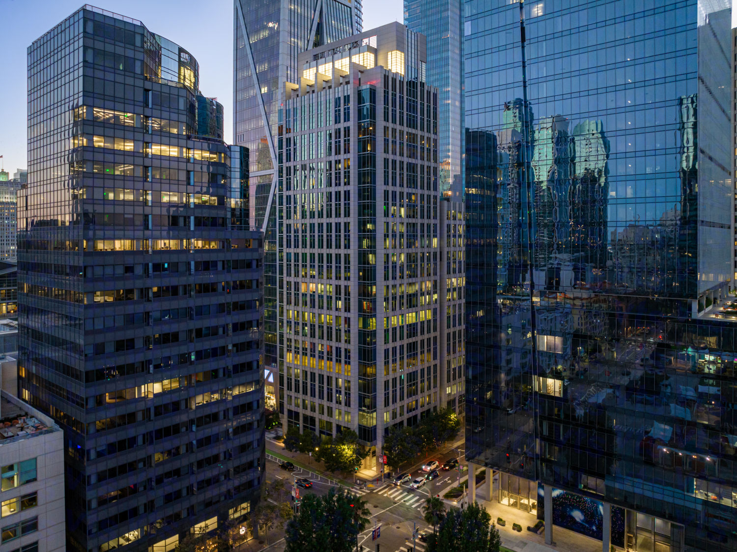 Building Photo of 300 Howard Street