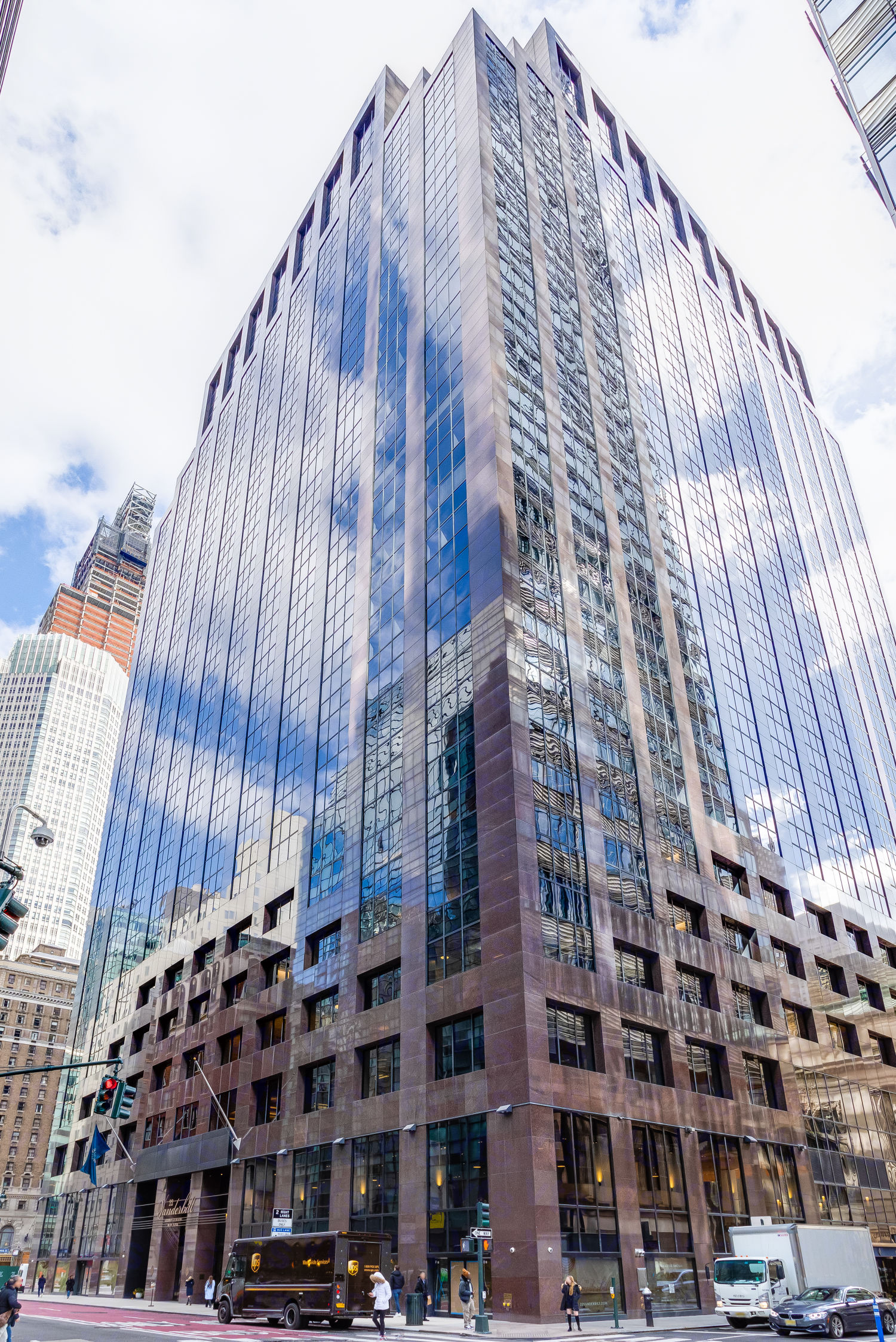 びる The New York Times Building - 229 West 43rd Street - The New