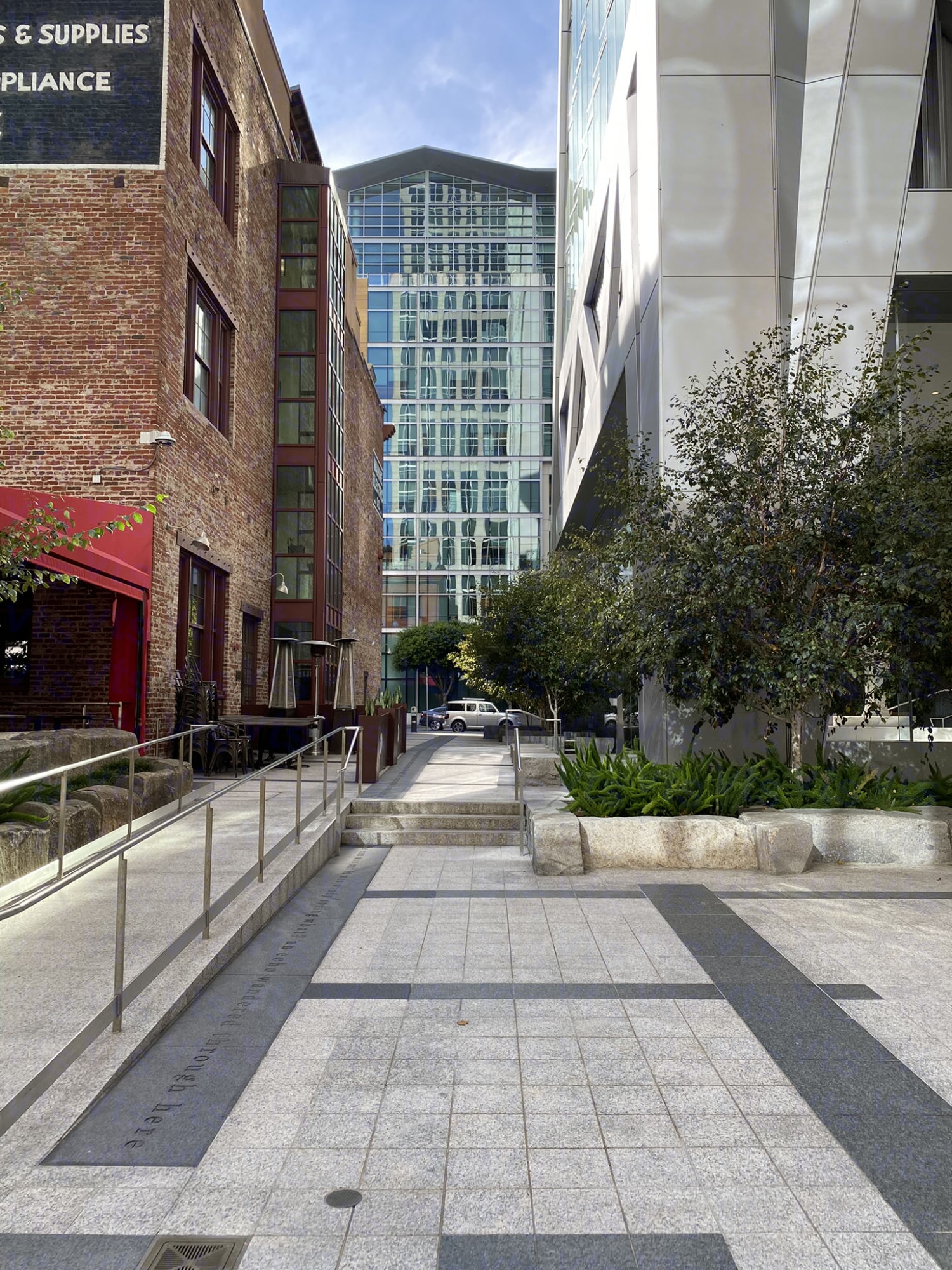 Building Photo of 300 Howard Street