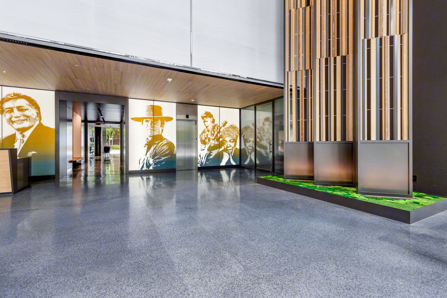 Building Photo of 300 Howard Street