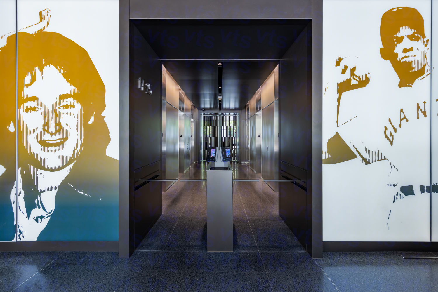 Building Photo of 300 Howard Street