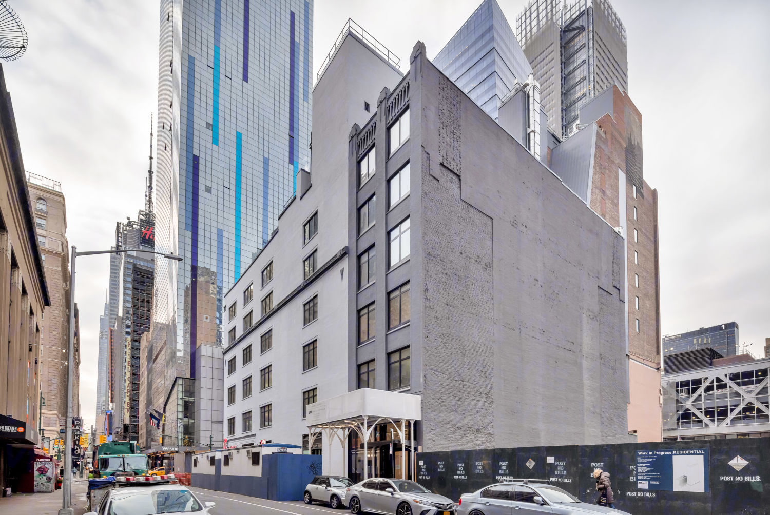 ST様 3点 303 W 42nd St - The Hive 42, New York, NY, Class A Office