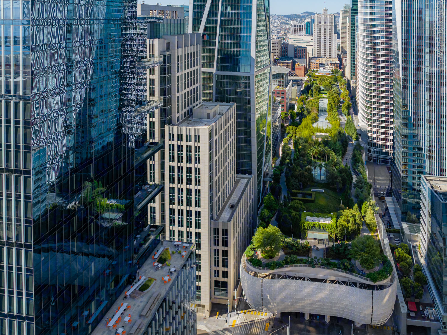 Building Photo of 300 Howard Street