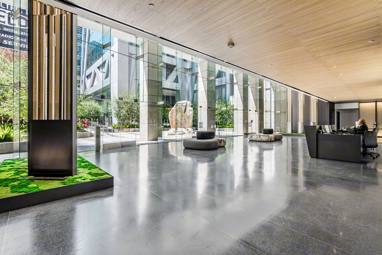 Building Photo of 300 Howard Street