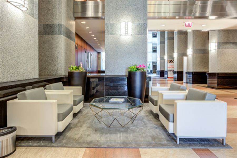 One O'hare Center - 6250 North River Road