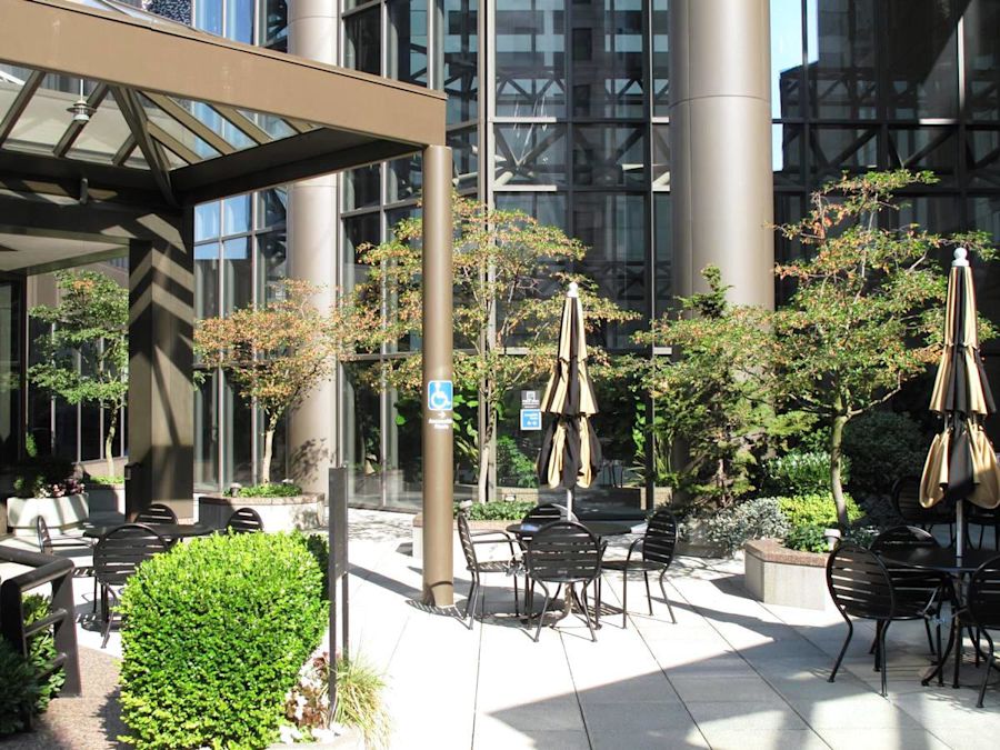 Seattle Municipal Tower - 700 5th Avenue