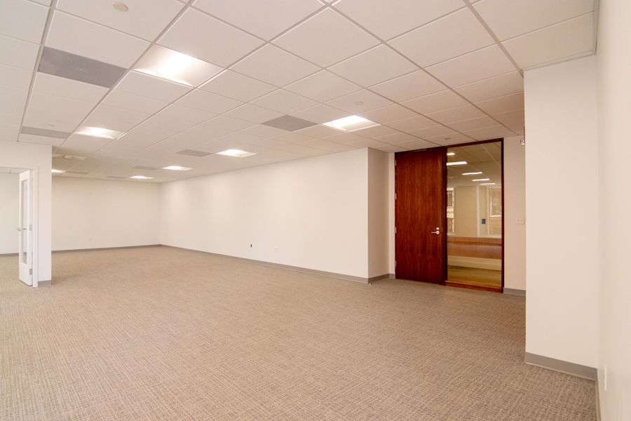 Main Area - Partial 4th Floor, Suite 425 - Center Plaza