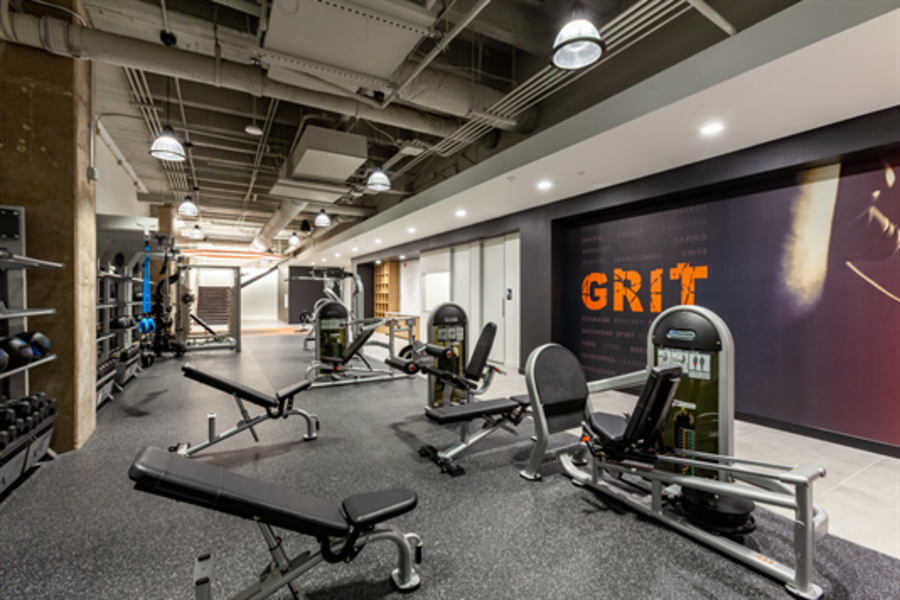 The Colonnade Addison - 15301 Dallas Parkway