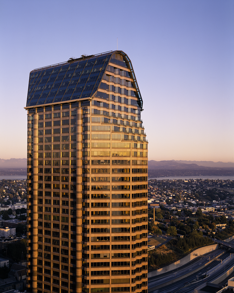 Seattle Municipal Tower - 700 5th Avenue