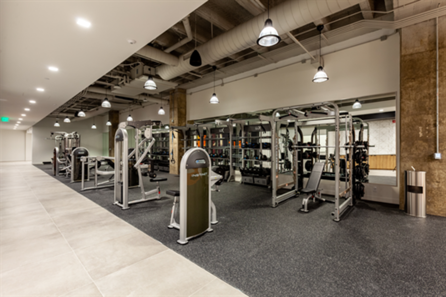 The Colonnade Addison - 15301 Dallas Parkway