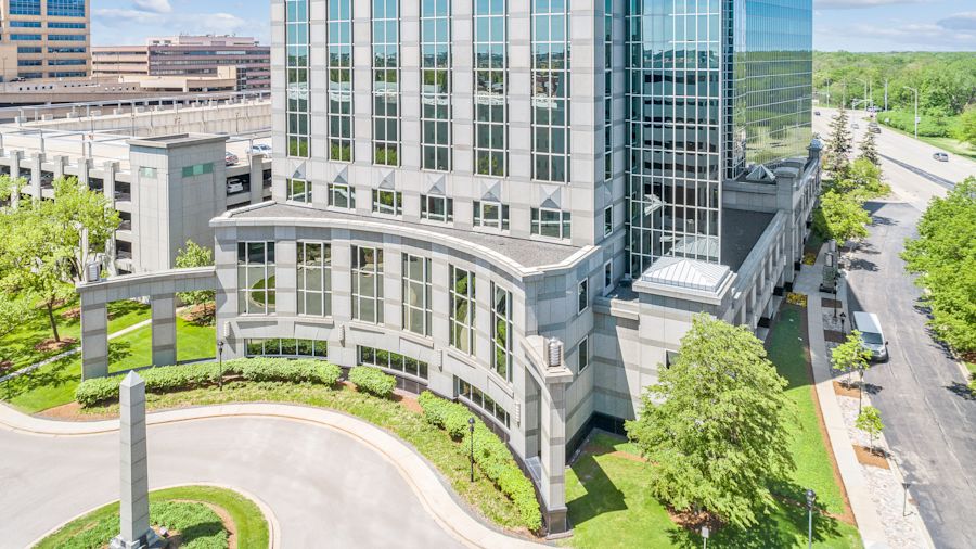 One O'hare Center - 6250 North River Road